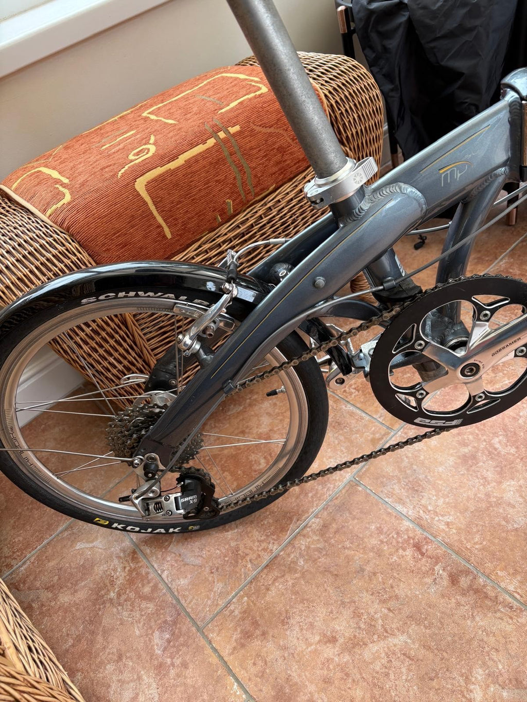 Dahon Mu SL Pro top-of-range ~2011 folding bike 9-spd 20" wheels ~9kg superlight