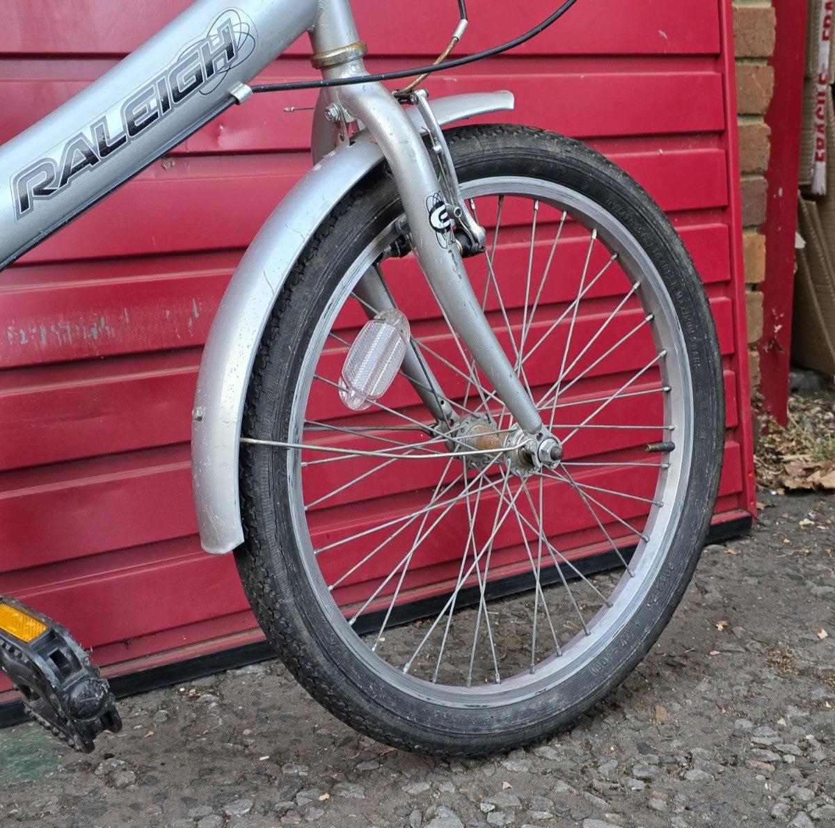 RALEIGH ECLIPSE FOLD UP BIKE (33cm FRAME SIZE w/ 20" WHEELS)