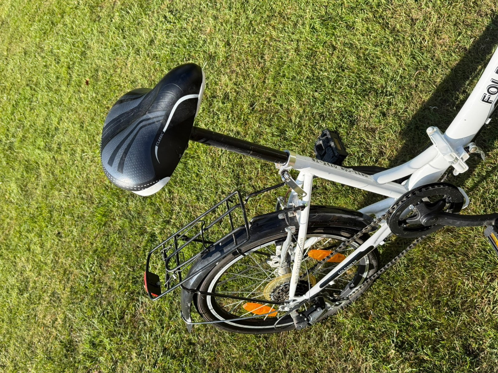 Tiger Foldaway Folding Unisex Bike, White, Six Speed, 20inch wheels.
