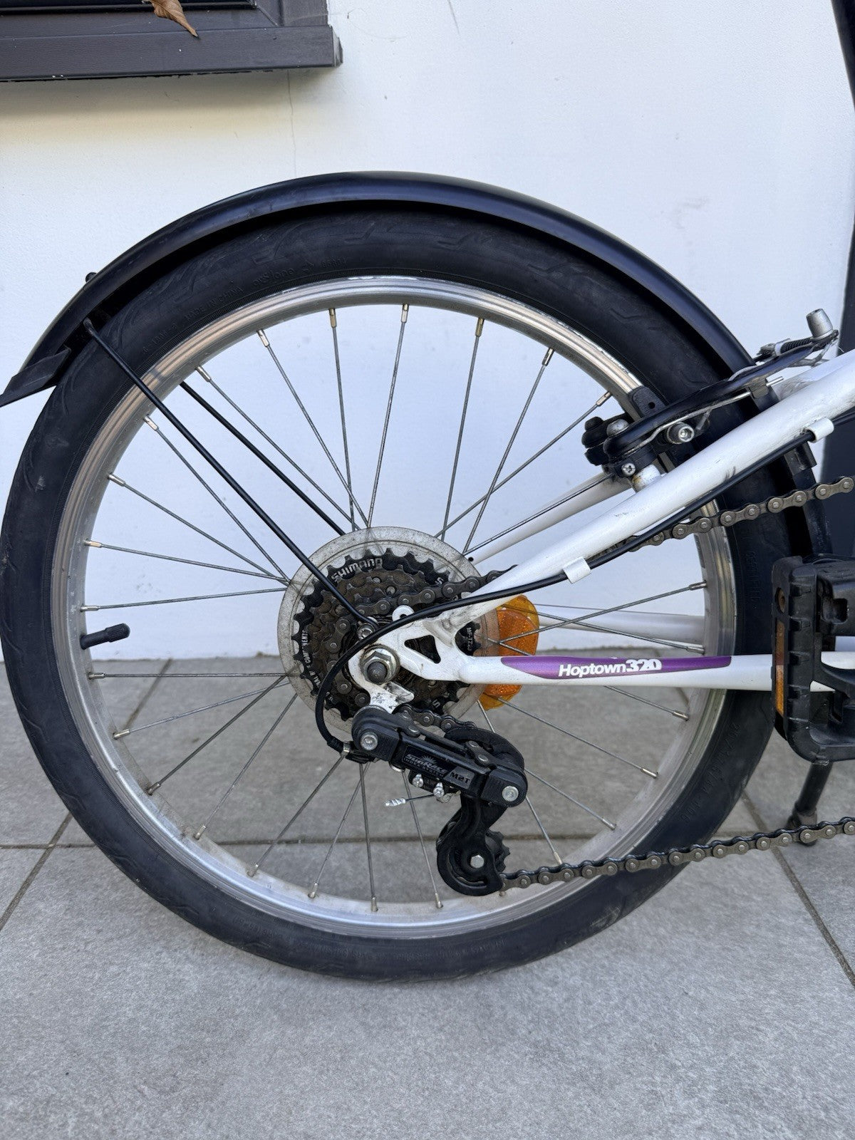 B’TWIN Folding Bike 20in White In SW London Zone 4