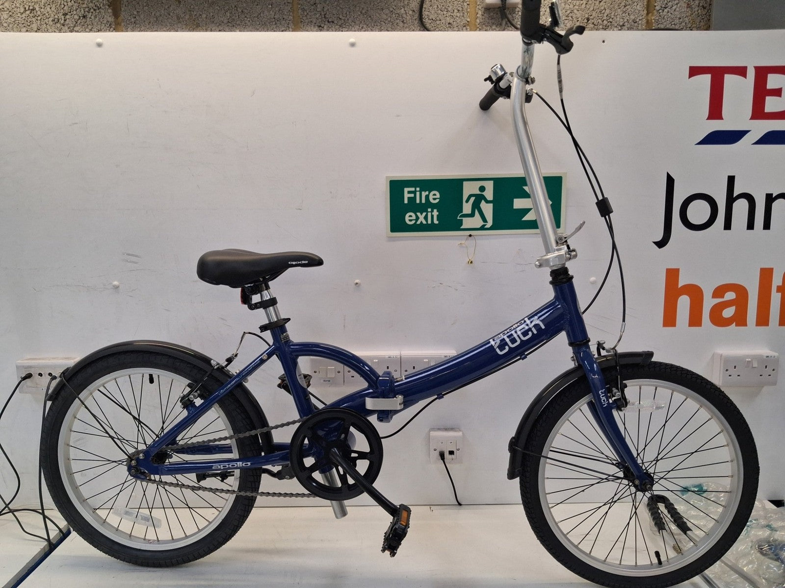 Apollo Tuck Single Speed Compact 14kg Folding Bike - Blue (Scratched/Bent)
