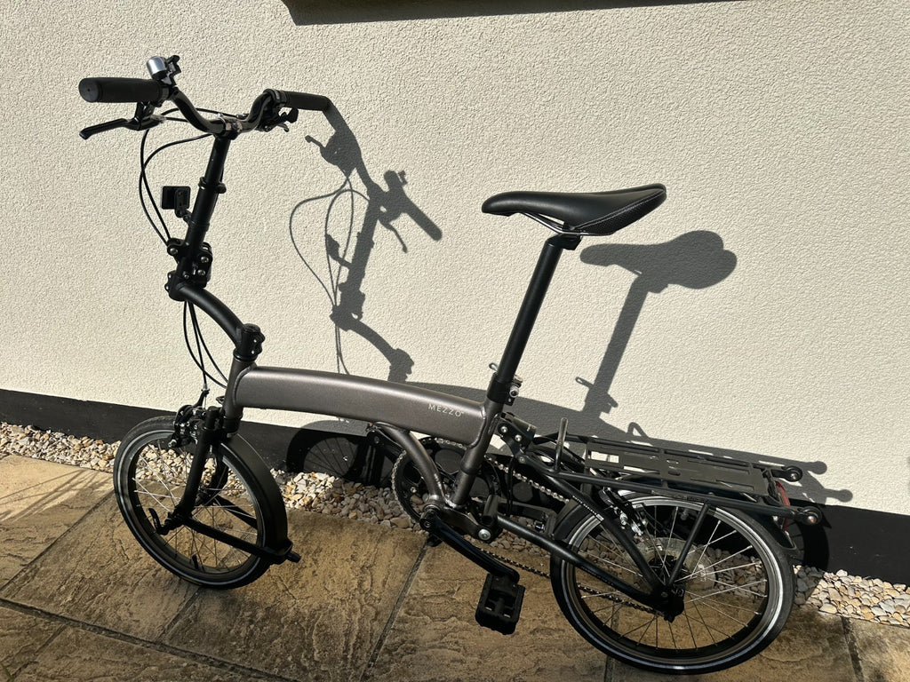 Mezzo Folding Bike D9 very lightly used 9 gears excellent condition