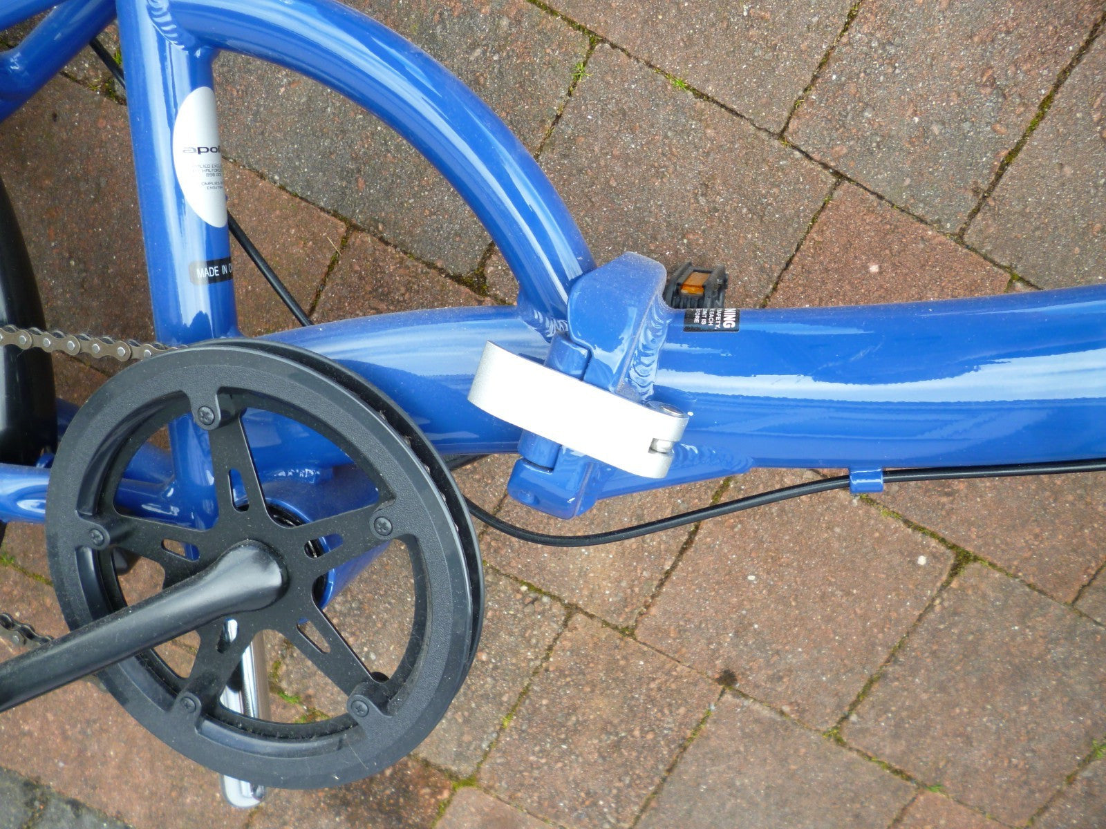 Apollo Tuck Folding Bike - 20" Wheel