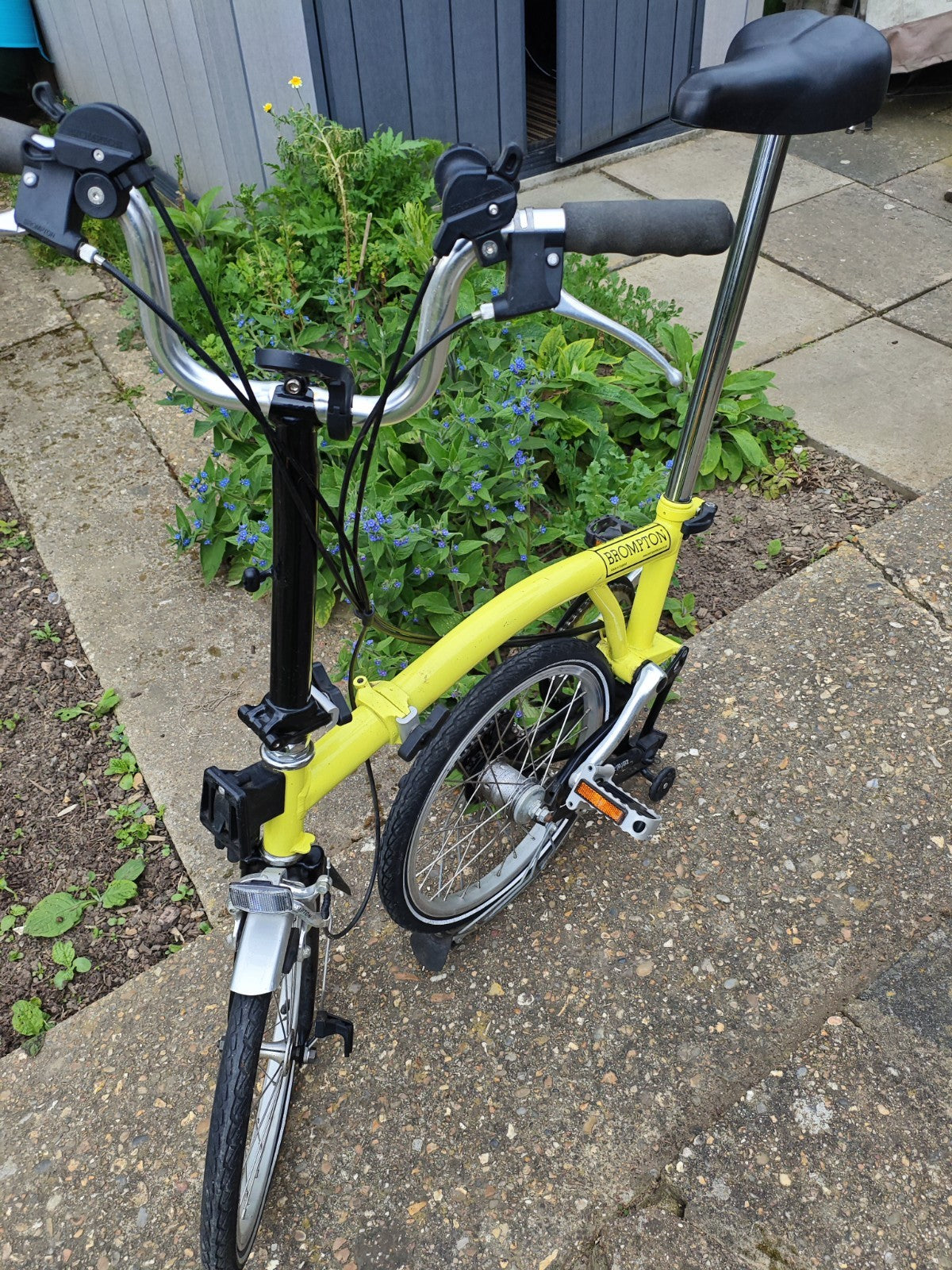 6-Speed Brompton M6L (I think) Folding Bike 2005 Canary Yellow, mudguards.