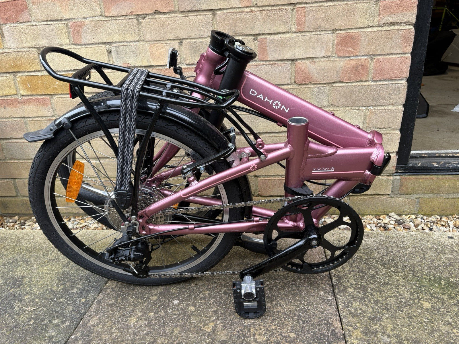 Dahon Mariner D8  8-Speed Folding Bike Pink