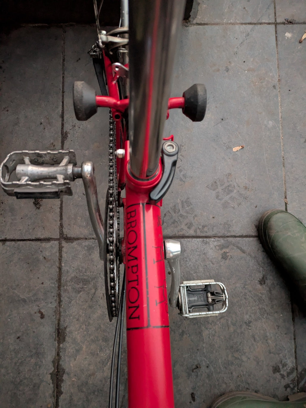 Brompton - 3 gears - Red - Good condition and smooth ride