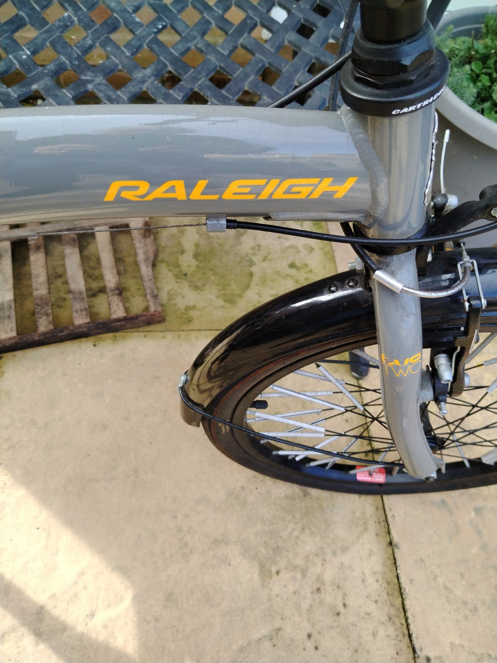 Raleigh Stowaway 20 inch folding bike
