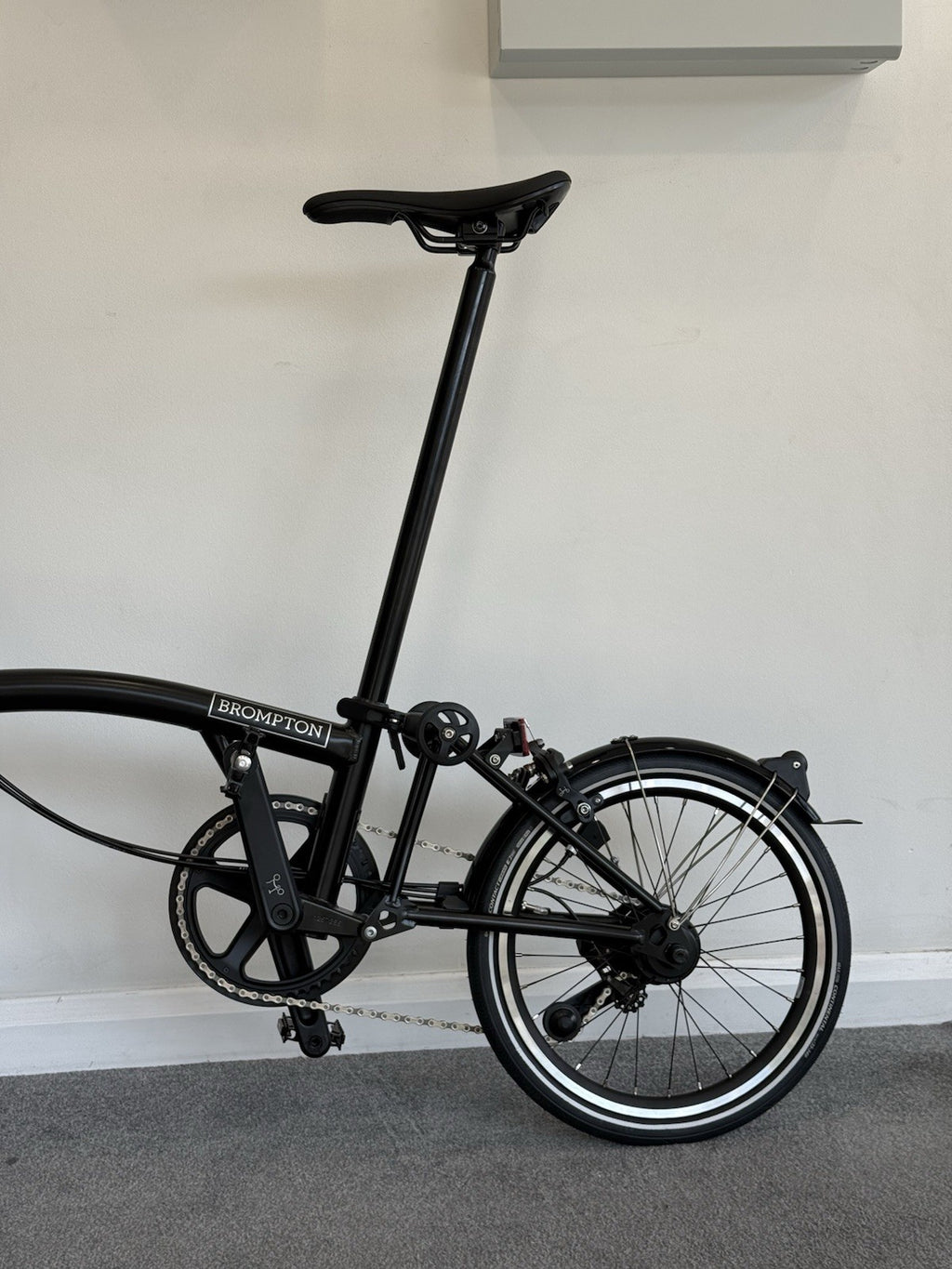 Brompton Folding Bike 12 Speed P Line Low Bar Excellent Condition Black P Line