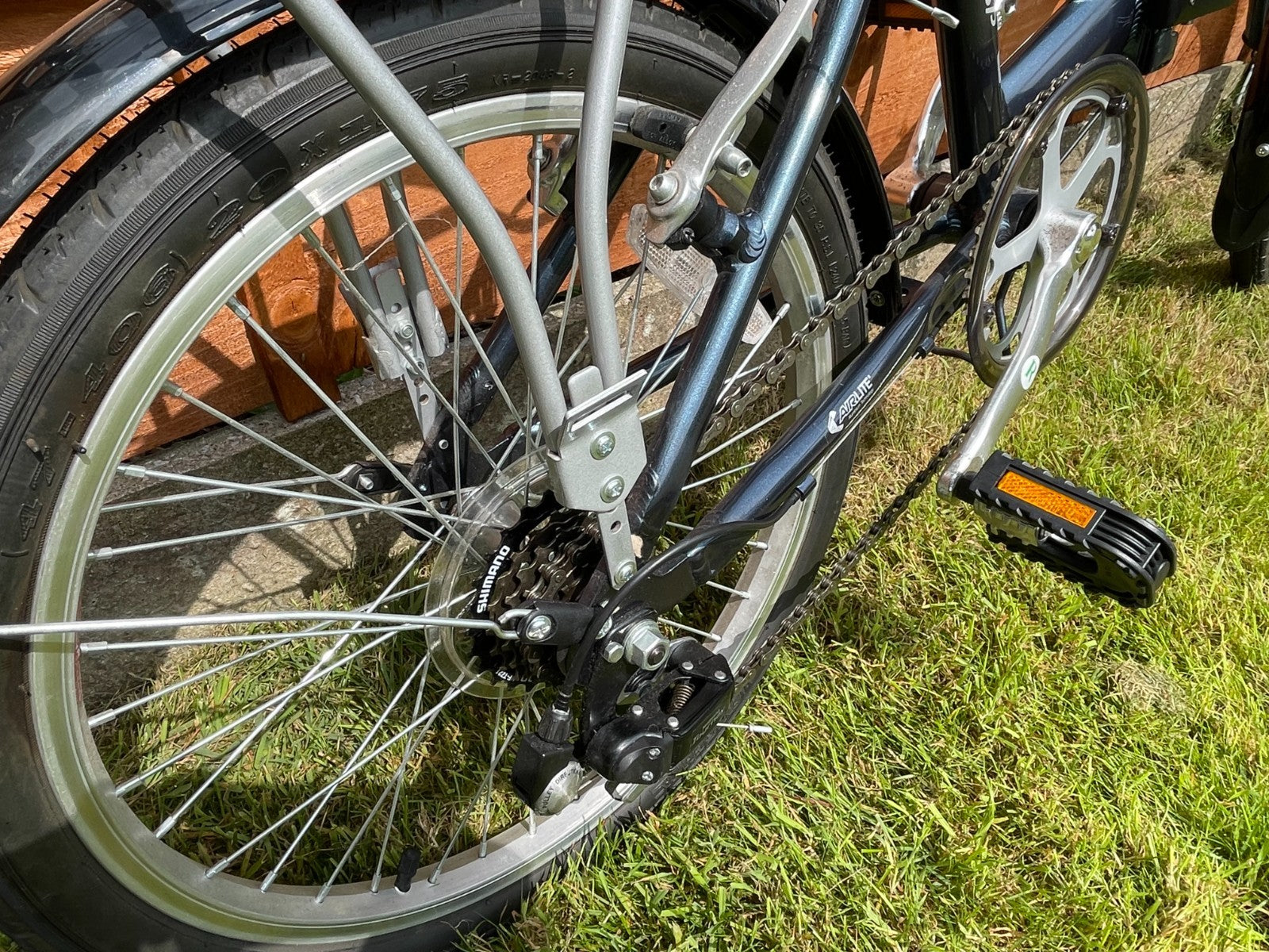 Raleigh Evo7 SP Folding Bike ,Shimano gears, Rear Rack, Mudguards, lights, stand