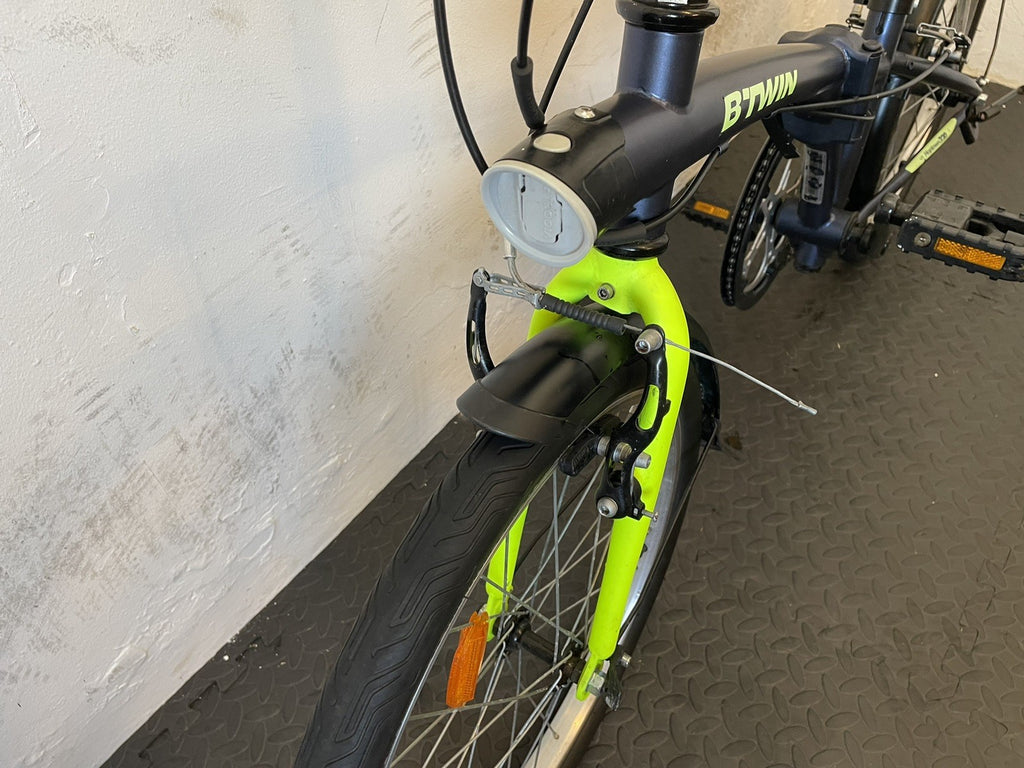 B Twin Tilt 120 Folding Bike 20 Inch Wheels. 6 Speed Matt Navy And Neon.