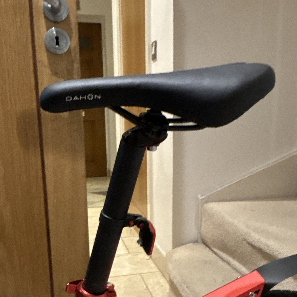 Dahon D8 20in Folding Bike 8-Speed Mechanical Disc, Mudguards, Black/Red