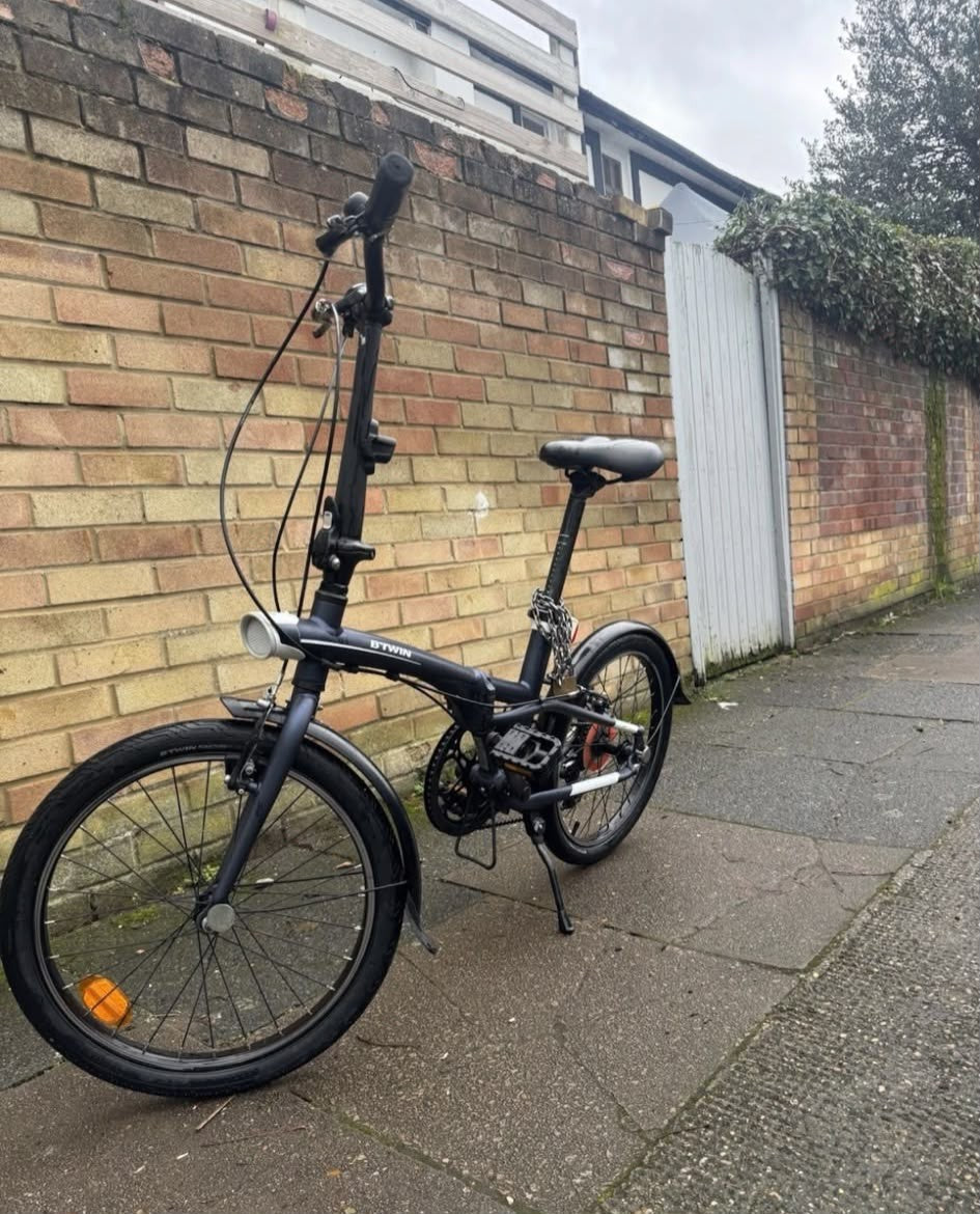 BTWIN Folding Bike 20″ | Urban Commuter Bicycle | 6-Speed Bike | Great for City