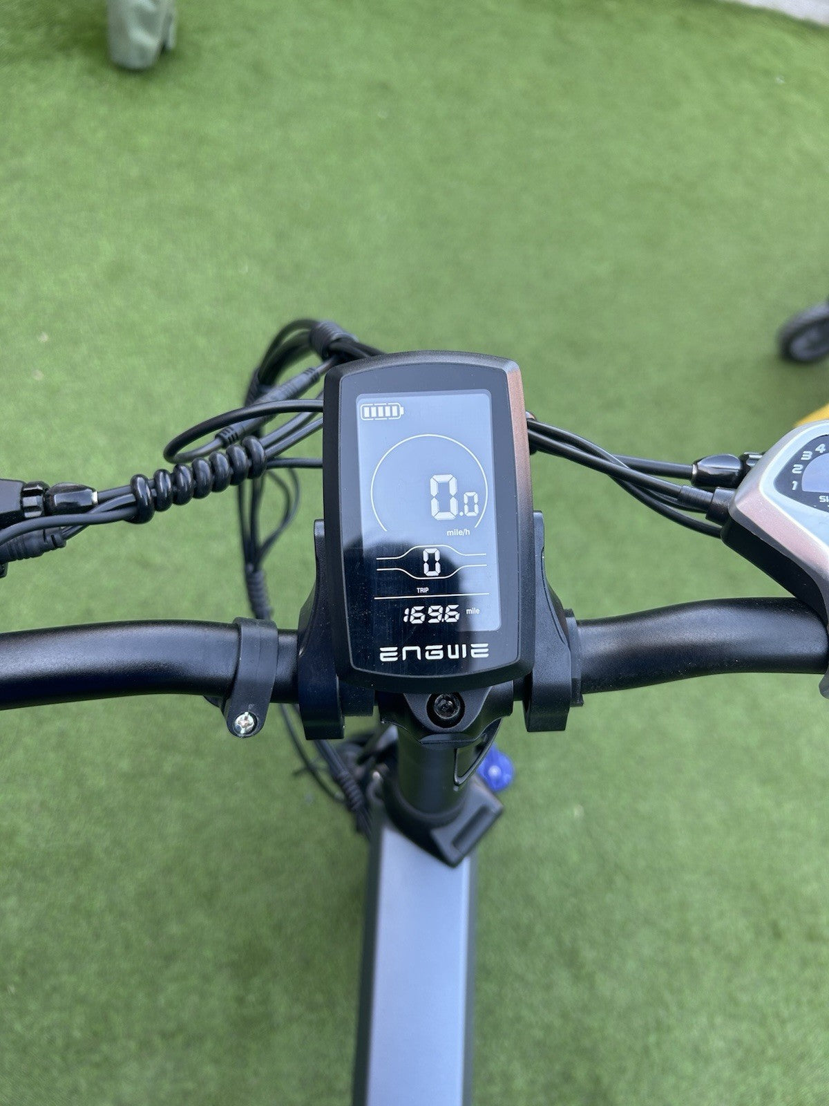 ENGUIE Model Hybrid/Electric Fold Up City Bike. Used Good Condition Grey Frame