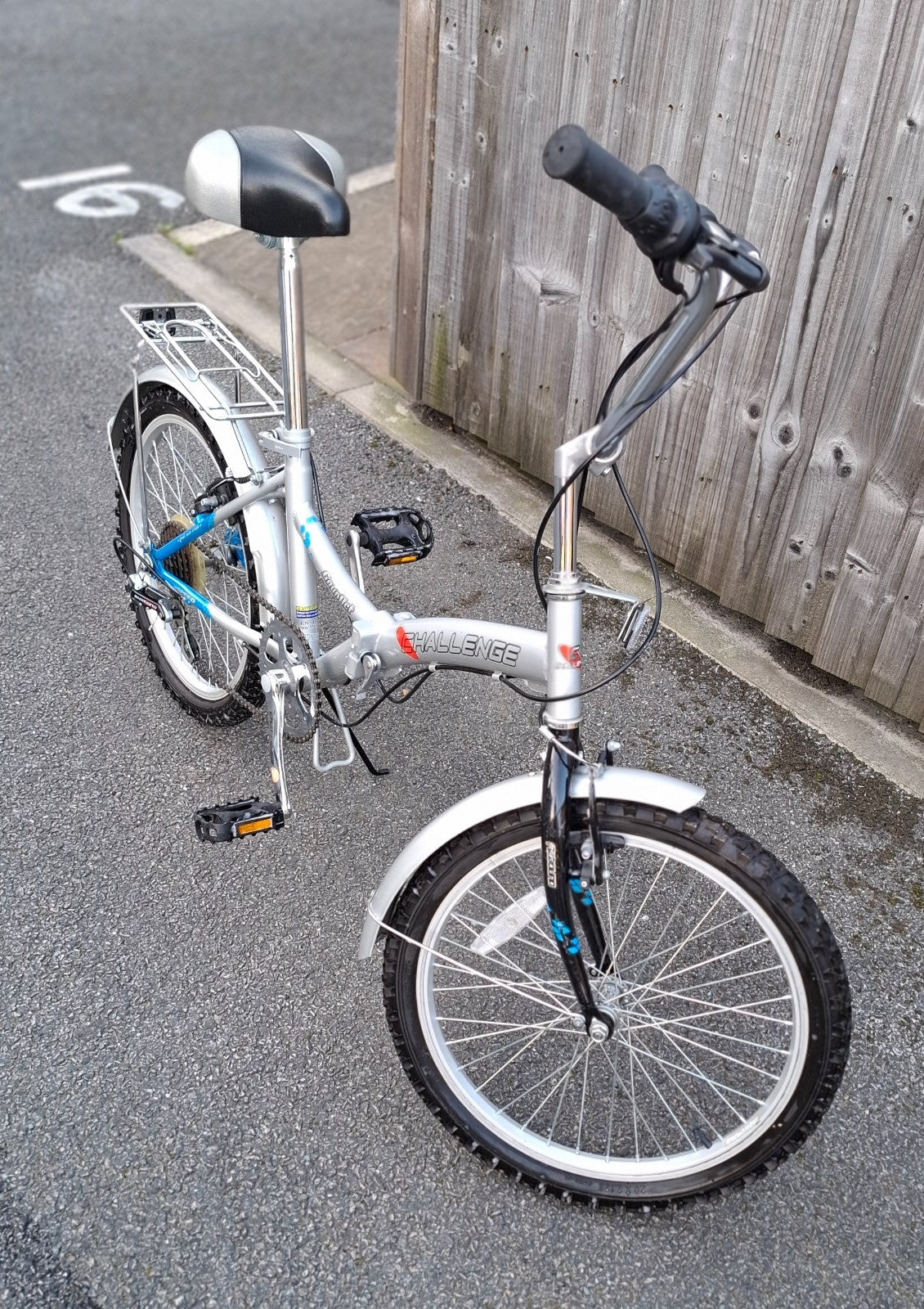 Challenge Gauntlet Unisex 20" wheel Folding Bike – Excellent Condition