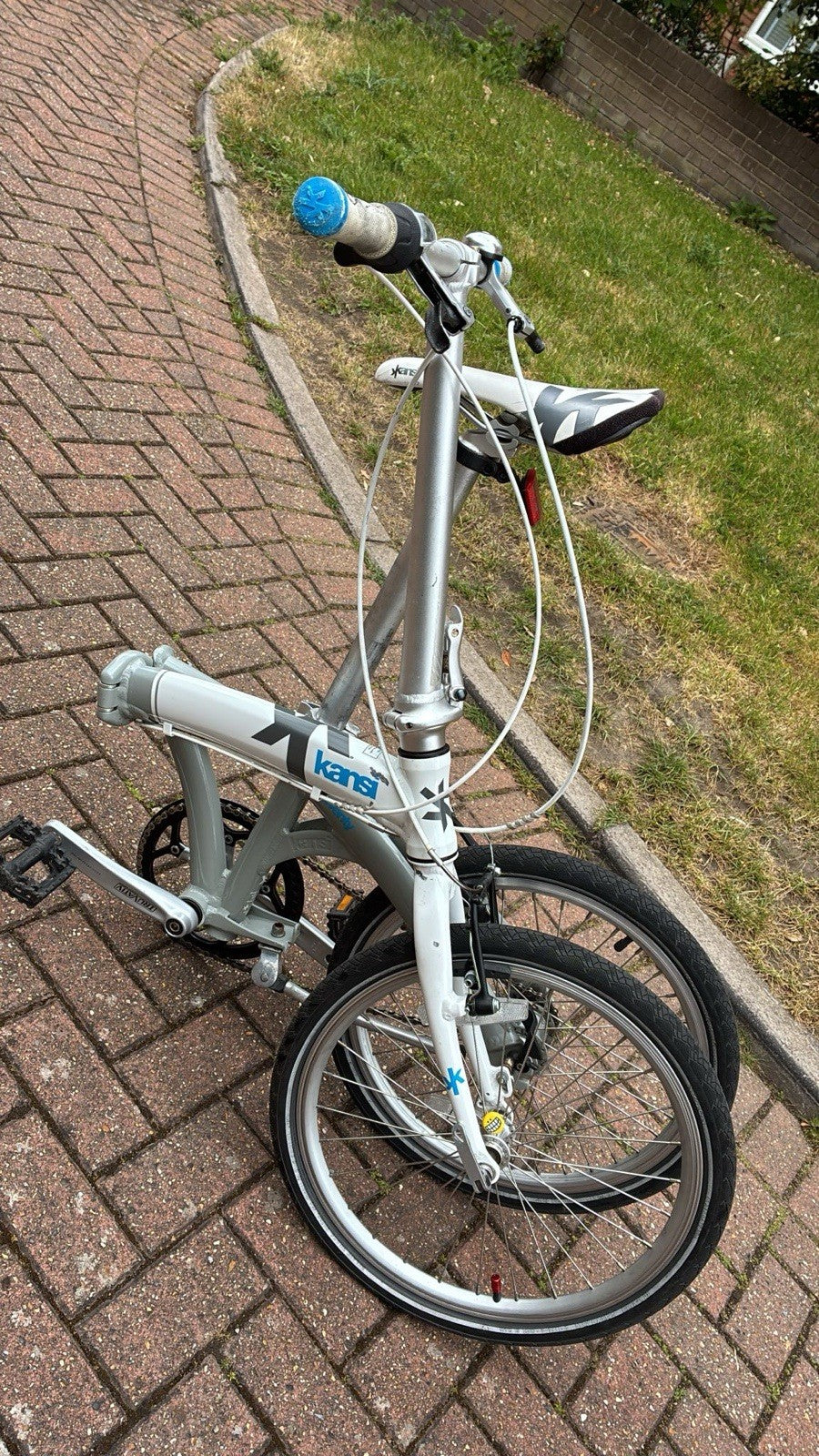 Kansi 9Twenty Folding Bike 20" 3-Speed White/Grey — Excellent Condition