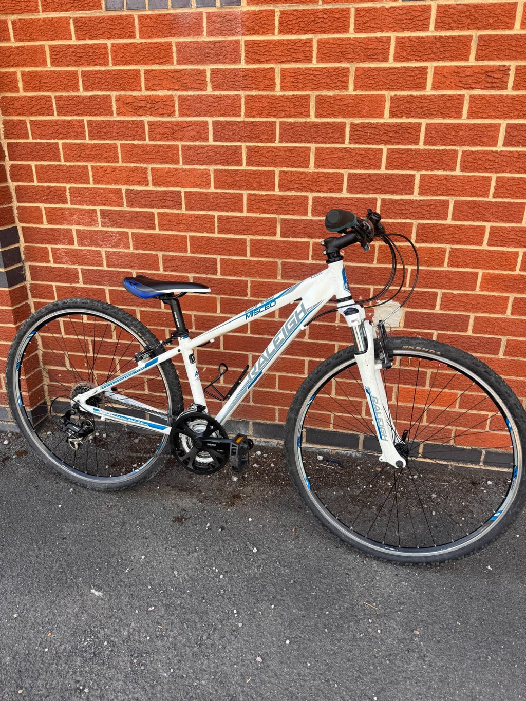 Raleigh Misceo One Men's 700c Suspension Hybrid Bike 14" Frame (1)