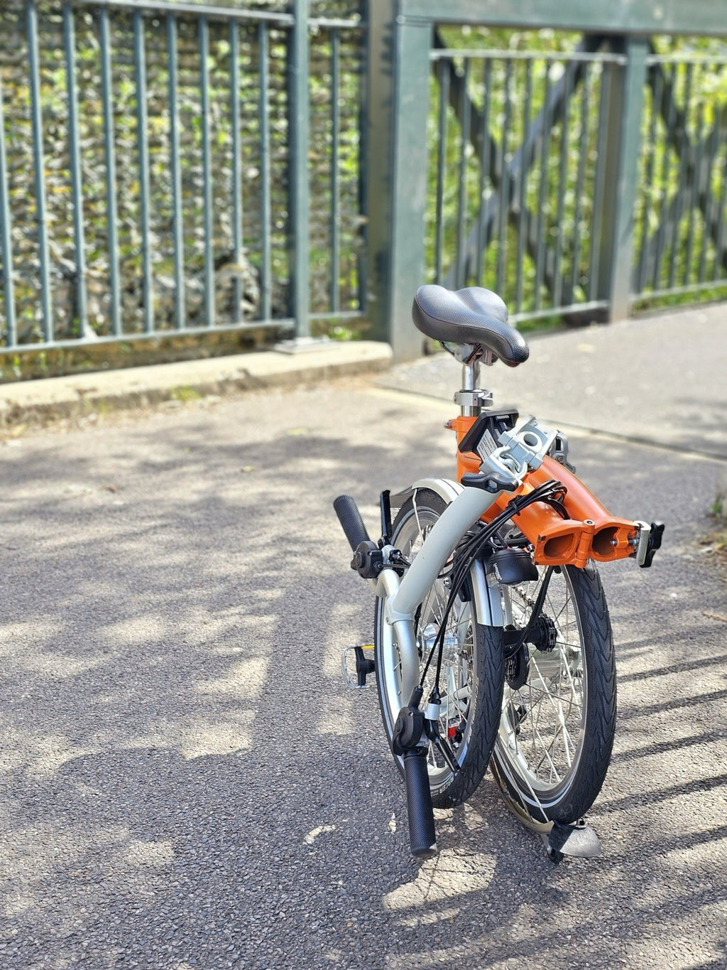 Brompton Folding Bike 16in Wheels Orange/white Silver Mudguards Cruiser Bar