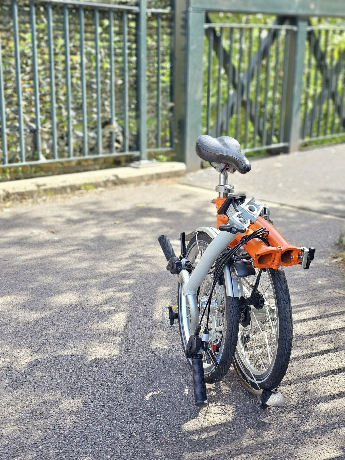 Brompton Folding Bike 16in Wheels Orange/white Silver Mudguards Cruiser Bar