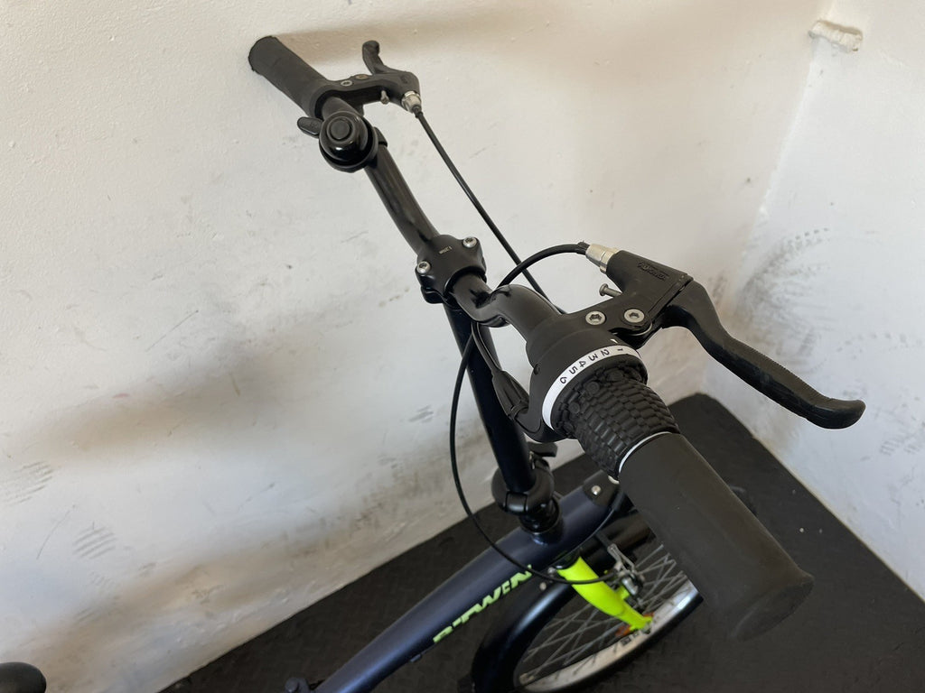 B Twin Tilt 120 Folding Bike 20 Inch Wheels. 6 Speed Matt Navy And Neon.