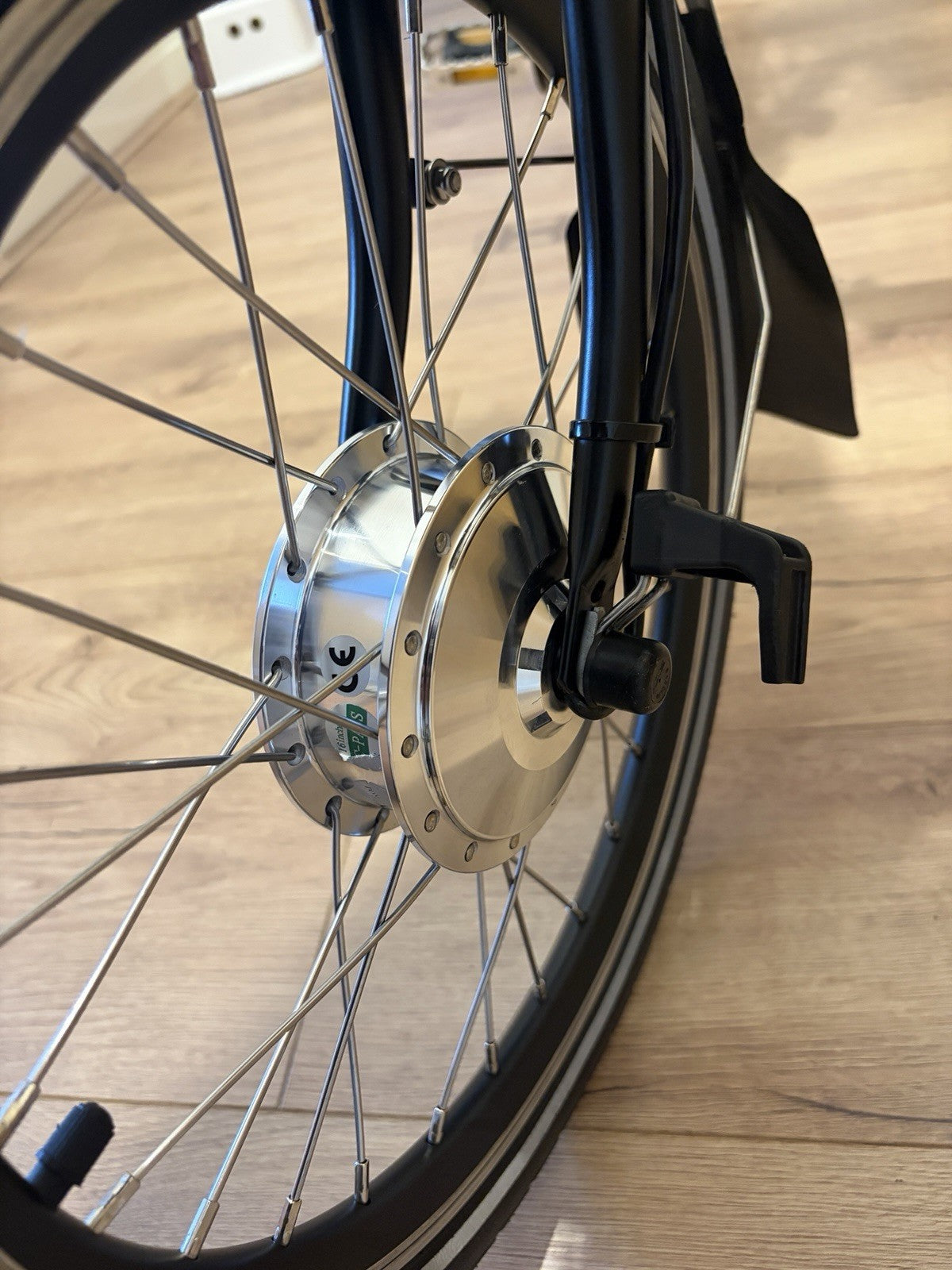Immaculate (Fully Kitted) Brompton Electric H6L - 250 Watt ‘50NM’ Torque Motor.