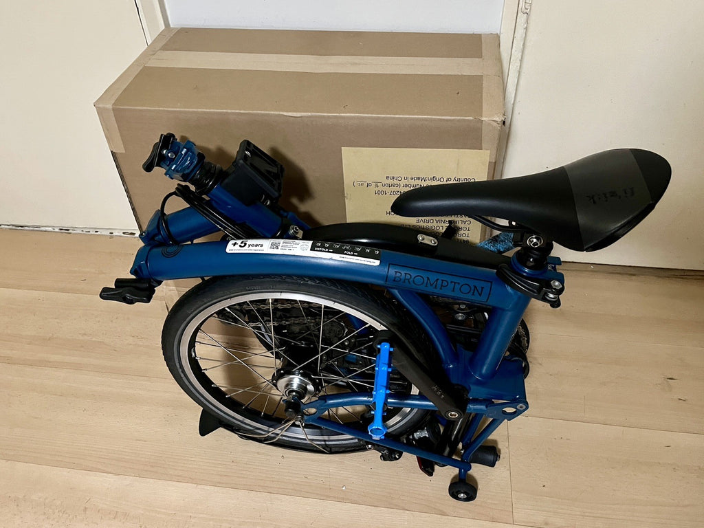 Brompton C Line Explore, 6-Speed, Nerazzurro, Black Ed, Mid Handlebar 24/2025