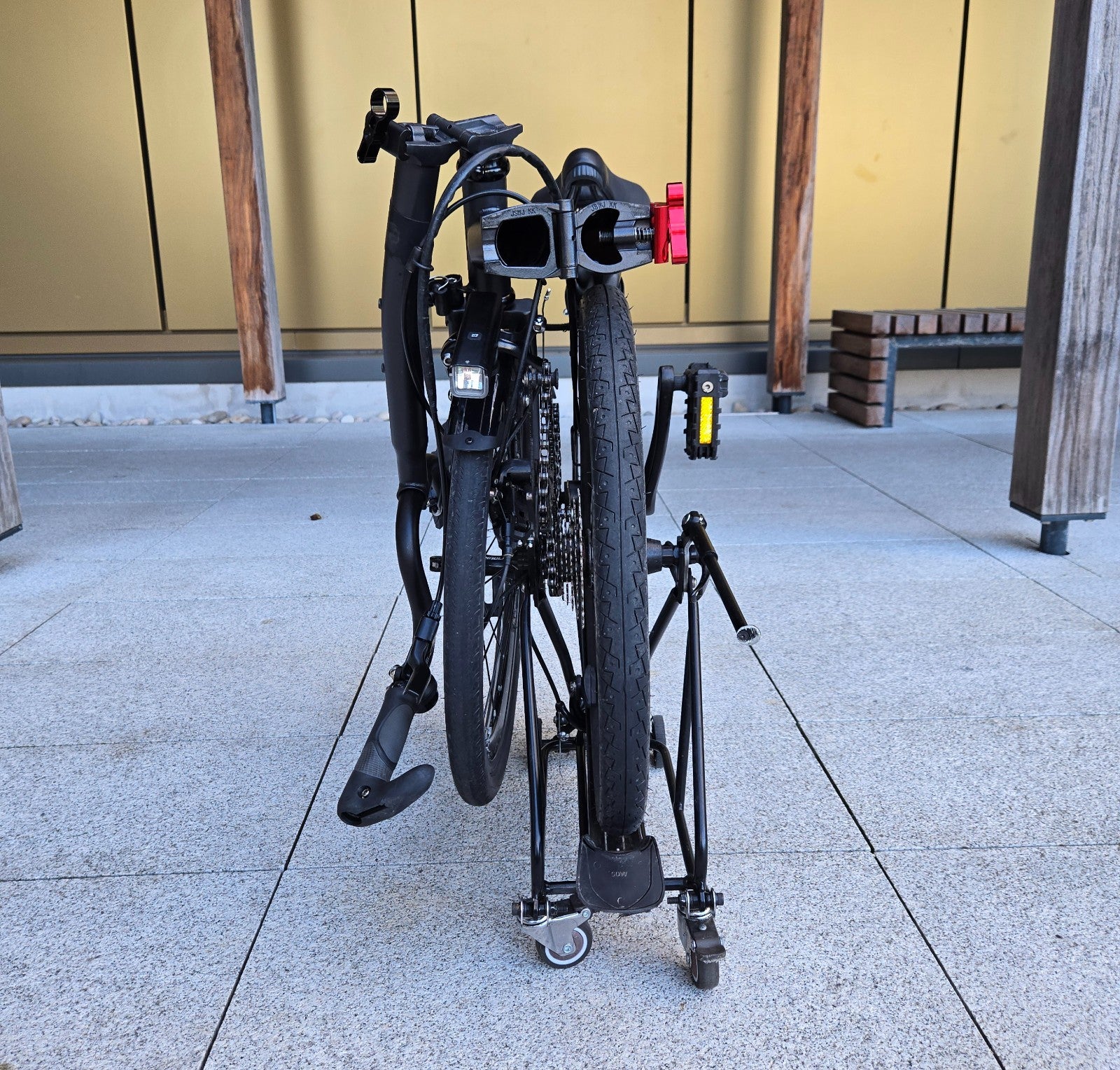 20" 9-Speed Shimano Tri-Fold Brompton-Style Folding Bike | Rare find!