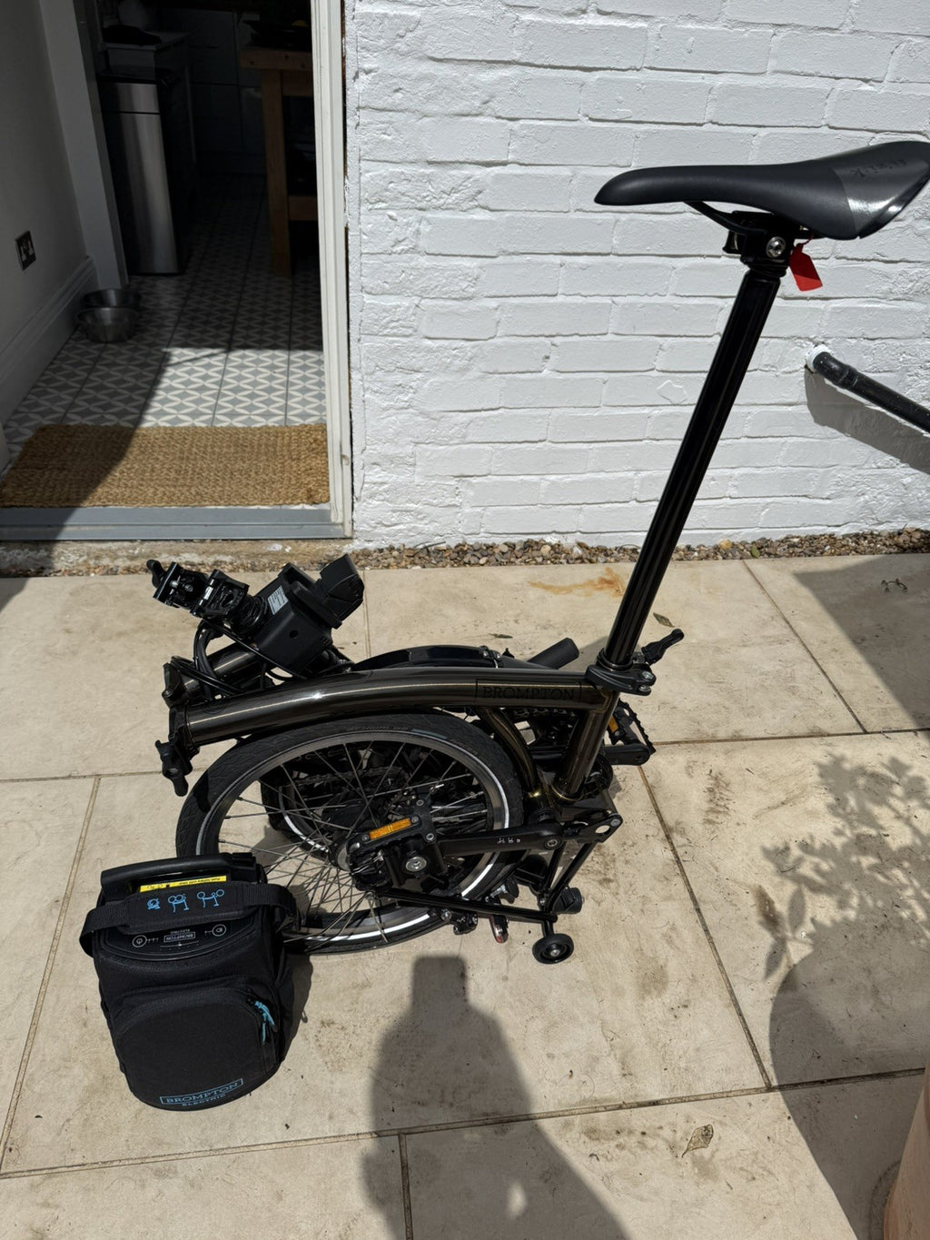 Brompton C Line Electric (M6L) Black Edition - Black Lacquer