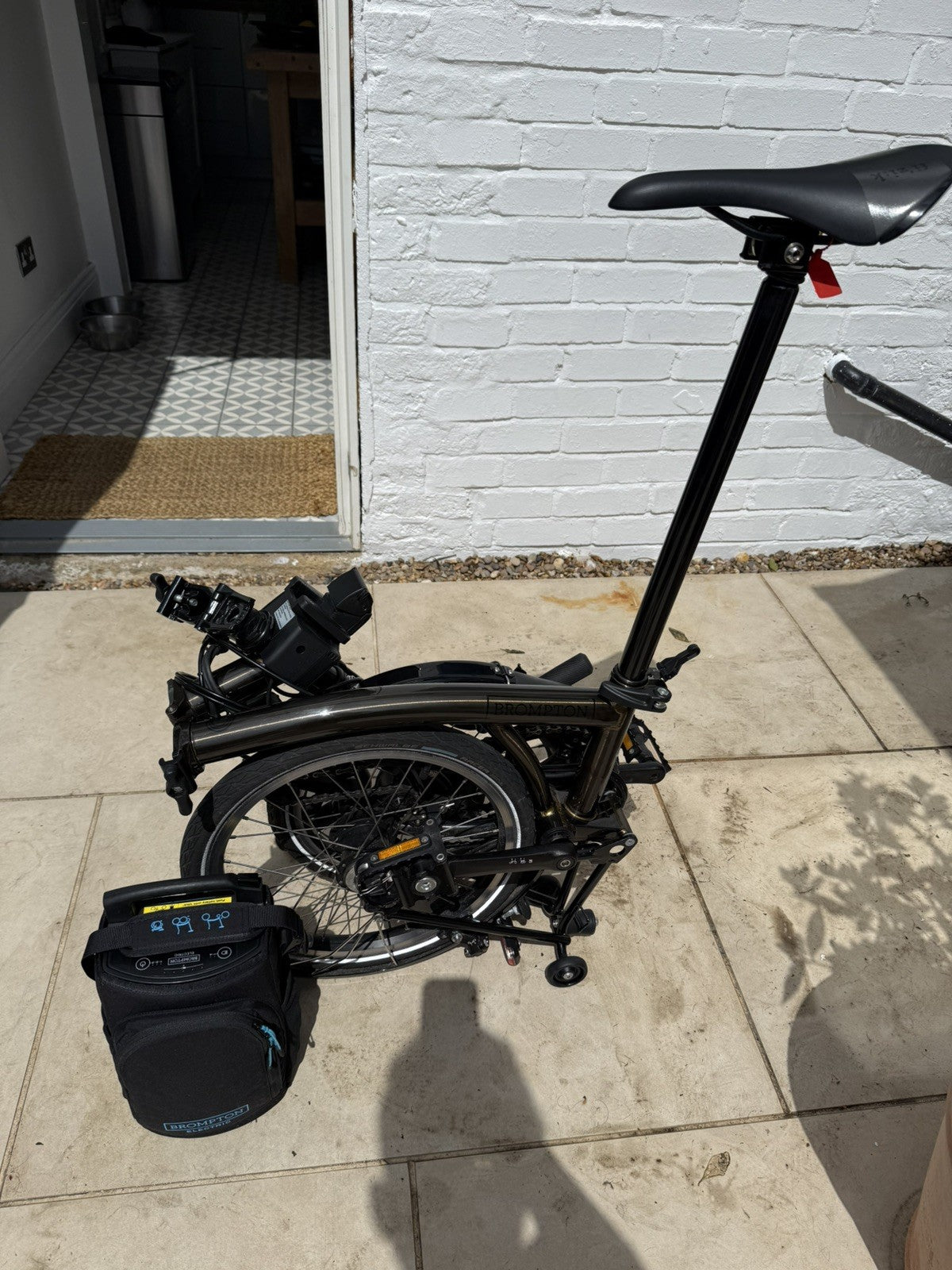 Brompton C Line Electric (M6L) Black Edition - Black Lacquer