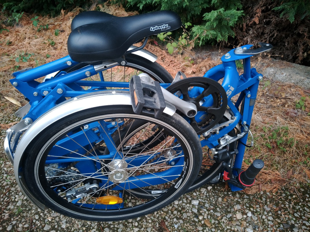 Three wheel folding bike.Di Blasi R32 Folding Tricycle. Lovely blue.High Quality