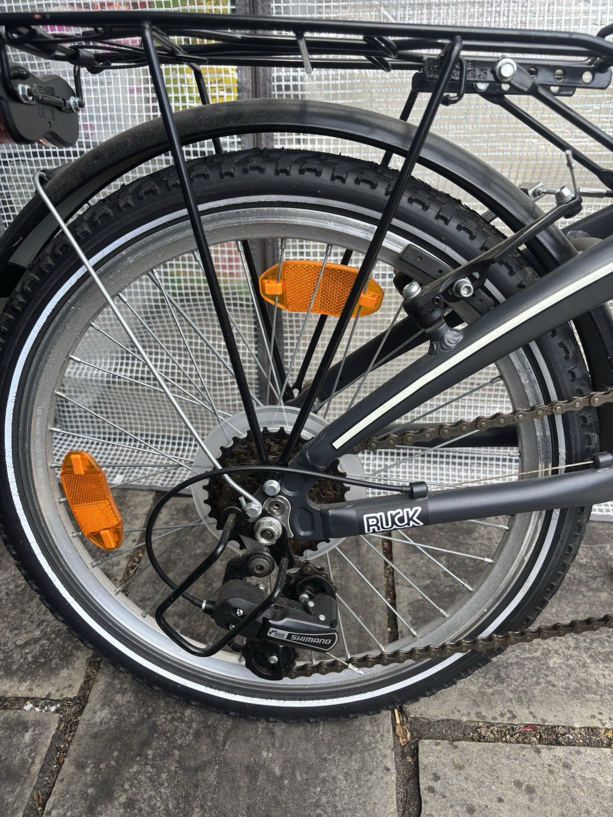RUCK 20in Folding Bike 7 Speed Black/Silver V-Brakes Rear Rack Mudguards