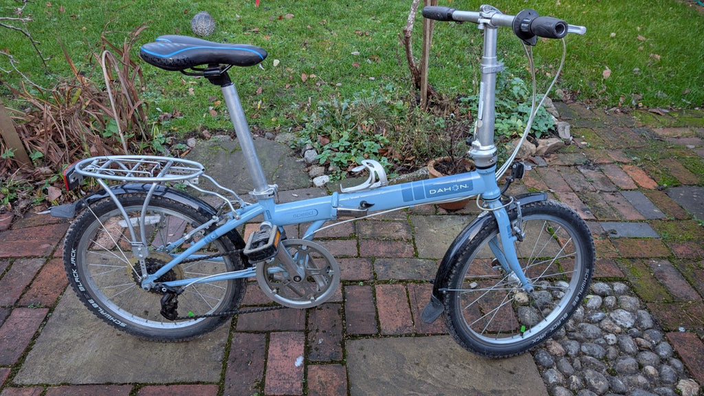 Dahon Speed D7 Folding Bike 7-Speed SRAM Grip Shift, Luggage Rack