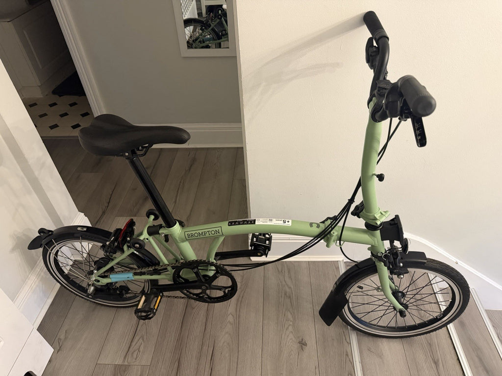 Brompton C Line Explore 6 Speed 2023 Matcha Green + Bags & Accessories