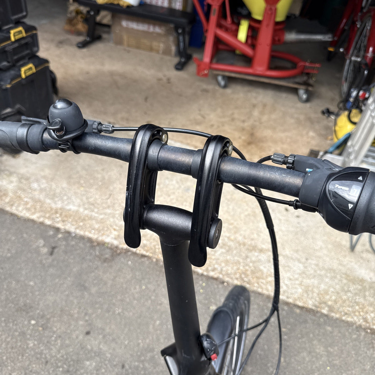 Tern Link D7i  Folding Bike 7-Speed V-Brakes Rack Mudguards Black/Grey