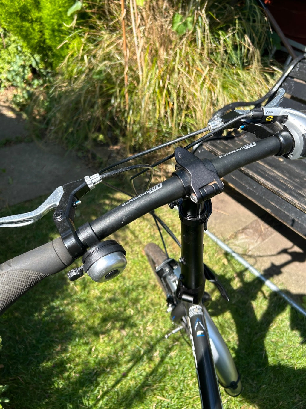 Carrera Intercity folding bike..8 Speed / Shimano Gears / Lightweight aluminum/
