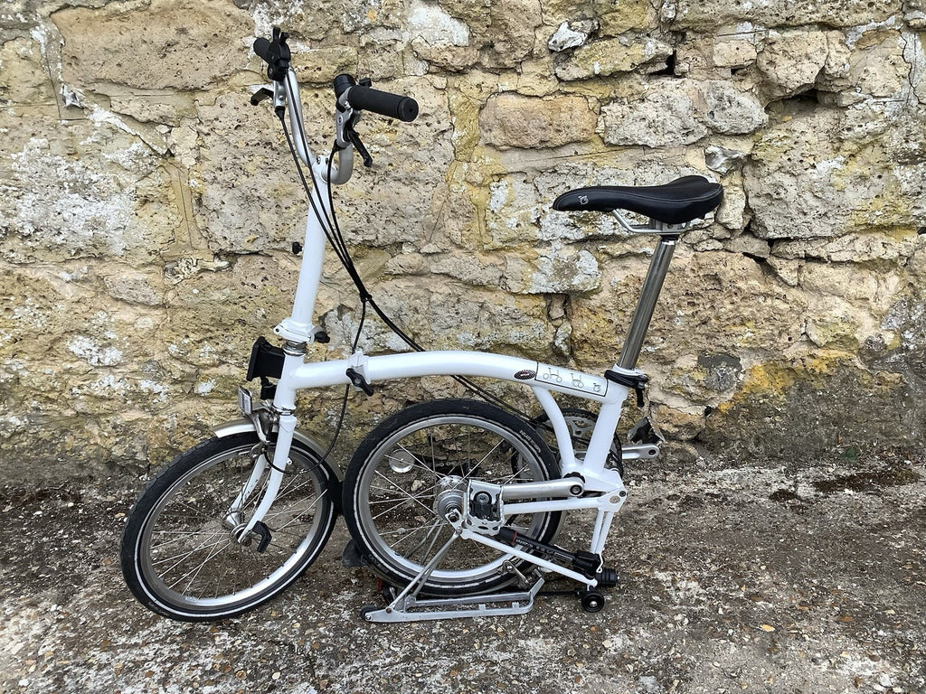 Brompton M3R Folding Bike - White + Panniers, Rack Bag, Front Frame -UK DELIVERY