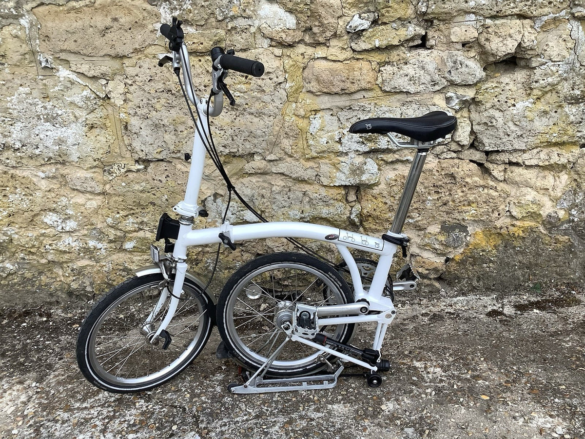 Brompton M3R Folding Bike - White + Panniers, Rack Bag, Front Frame -UK DELIVERY