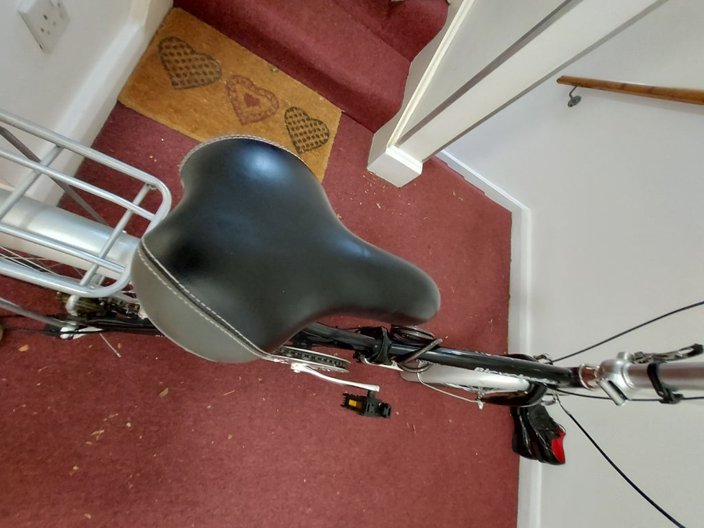 Milan Explorer Folding Bicycle. Black 20 Wheels Excellent Condition