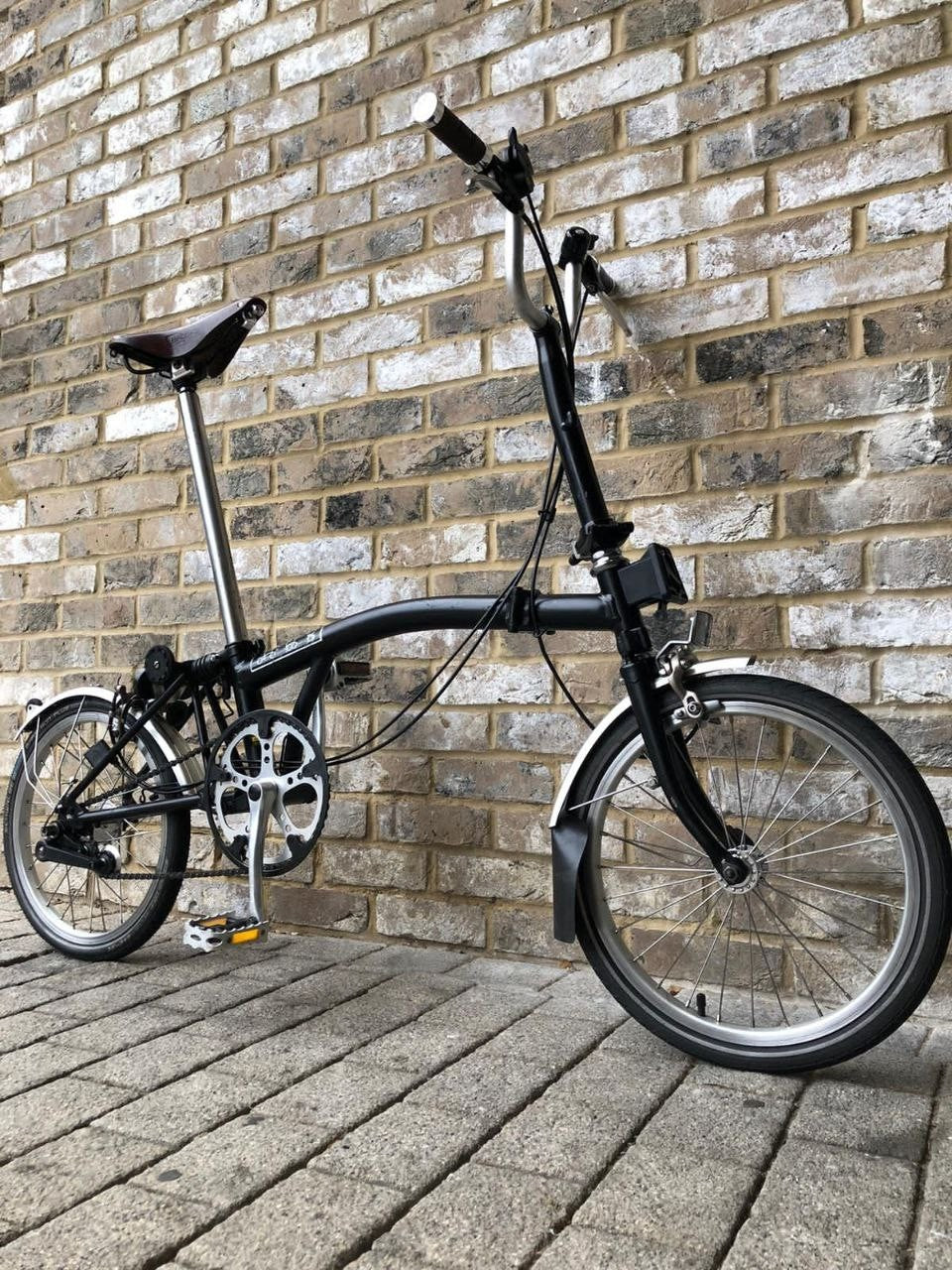 Brompton Black 3 Speed Mid M3L with Brooks Saddle & Grips - WORLDWIDE DELIVERY