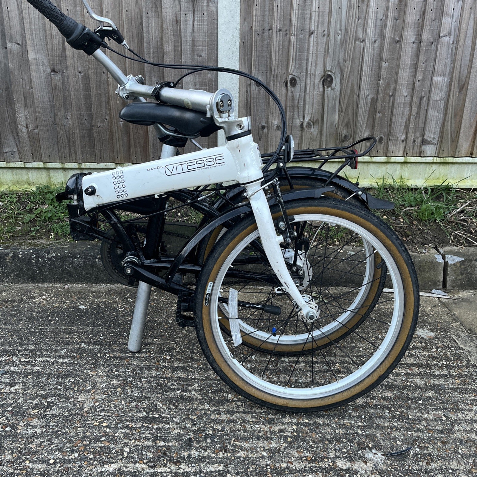 Dahon Vitesse Aluminium Folding Bicycle  7 Speed HUB Gears Bike