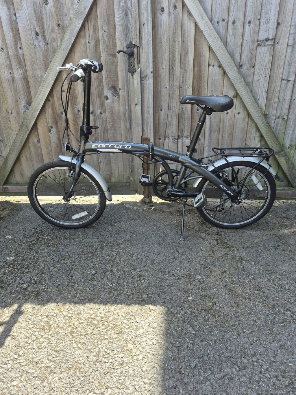 Carrera folding 8 speed bike 20 inch wheels