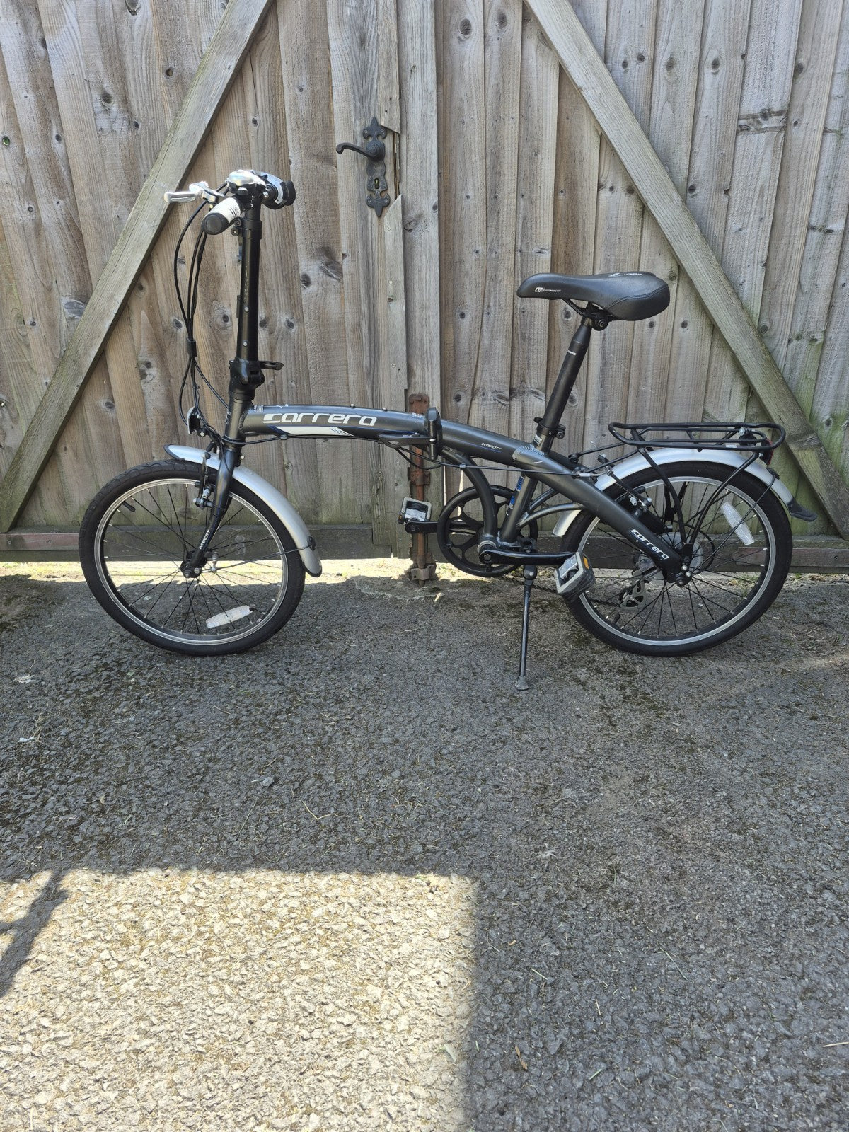 Carrera folding 8 speed bike 20 inch wheels