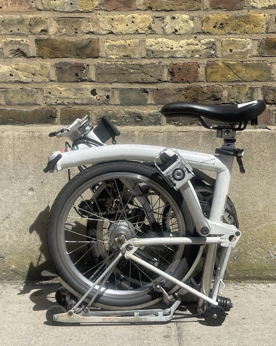 Brompton M6R Folding Bike - Luggage Rack - Papyrus White