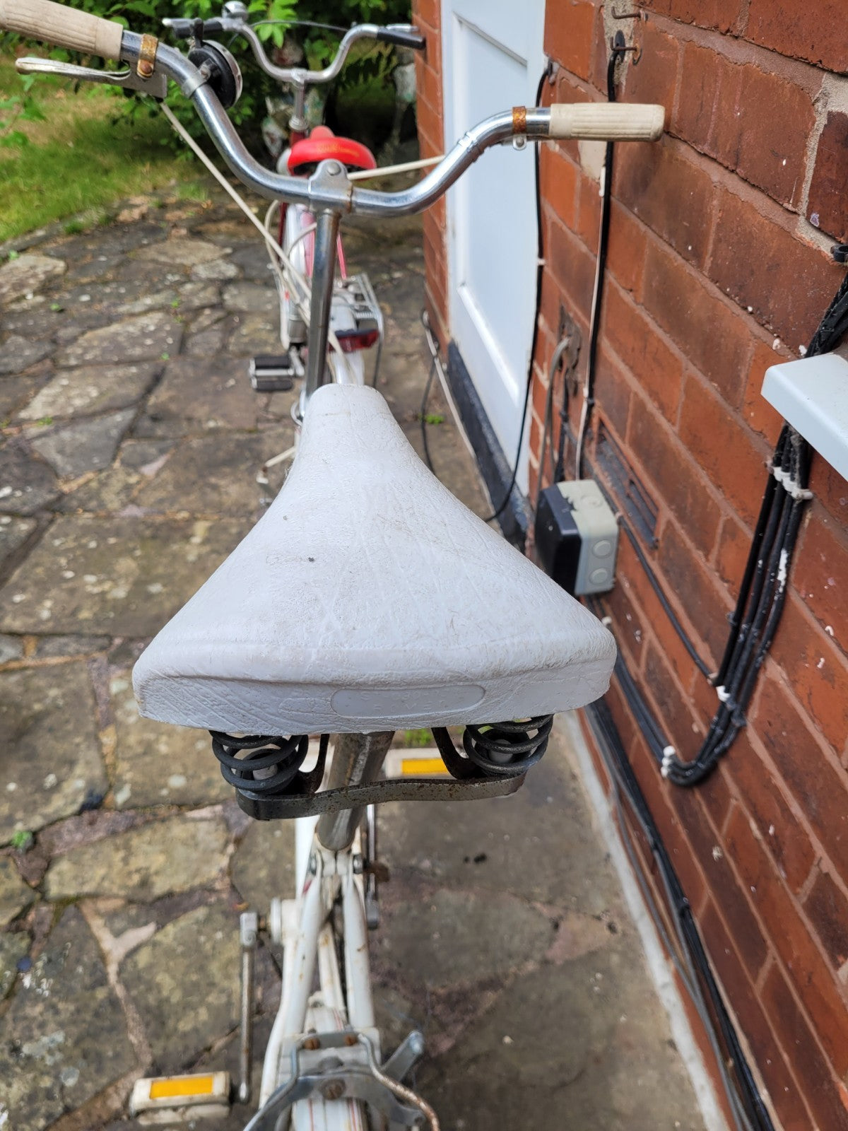 Folding Bike 20 in Wheels 3 Speed Hub Gears White, Mudguards Chain Guard Rack