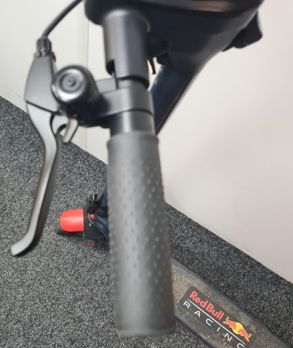 Red Bull RS 1000 Racing E - DAMAGED *READ DESC*