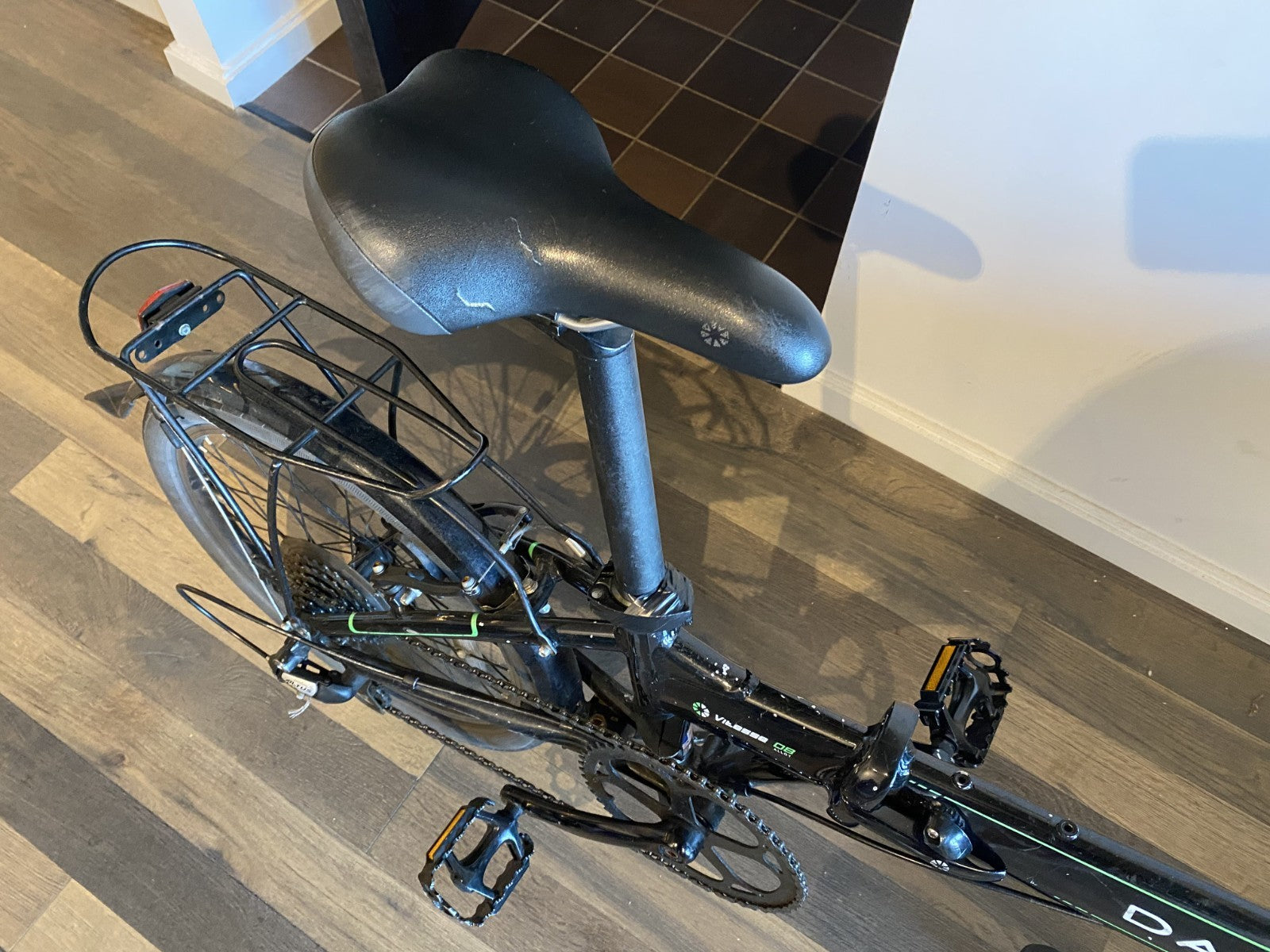 Dahon Vitesse Alloy D8 folding commuter bike, Obsidian black,  superb Condition