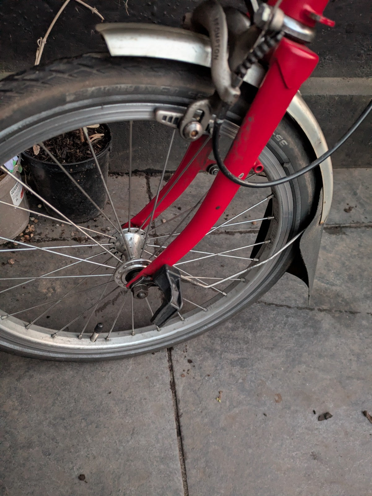 Brompton - 3 gears - Red - Good condition and smooth ride