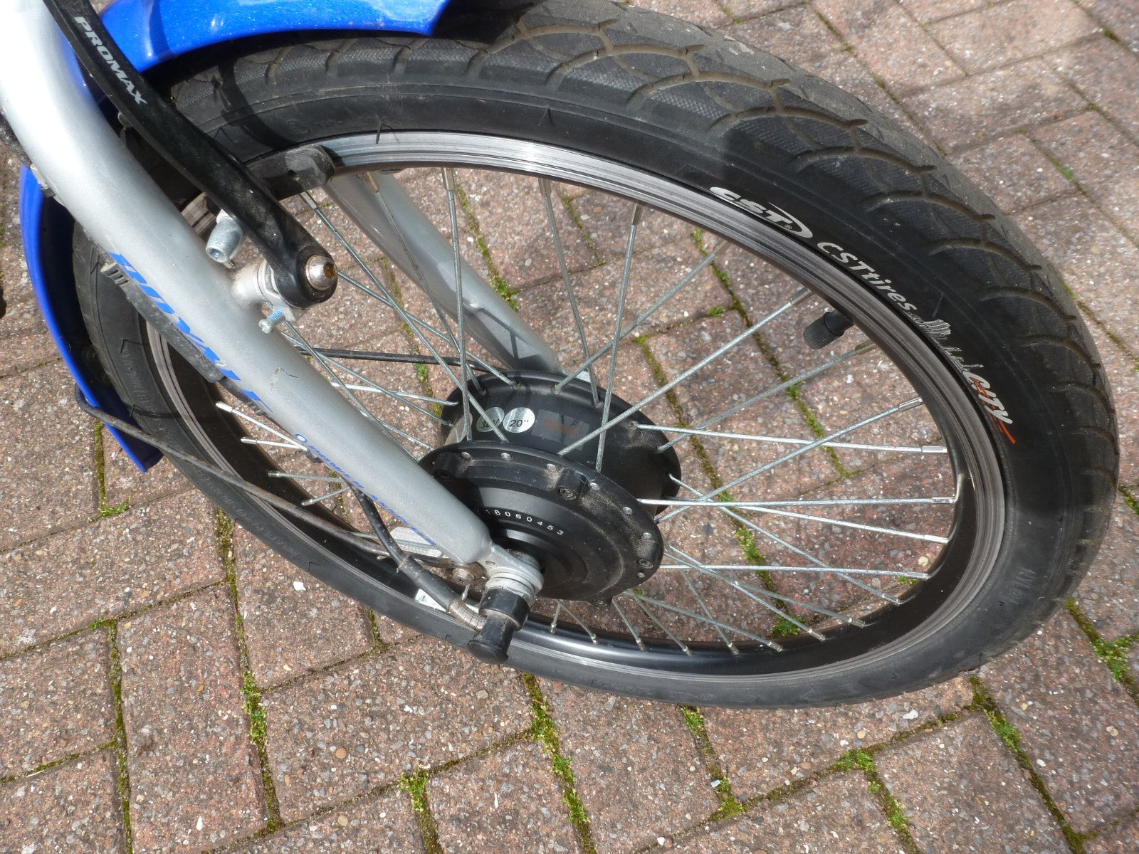 FOLDING BIKE, LIFE ROYALE, VERY GOOD CONDITION, POWER ASISTED