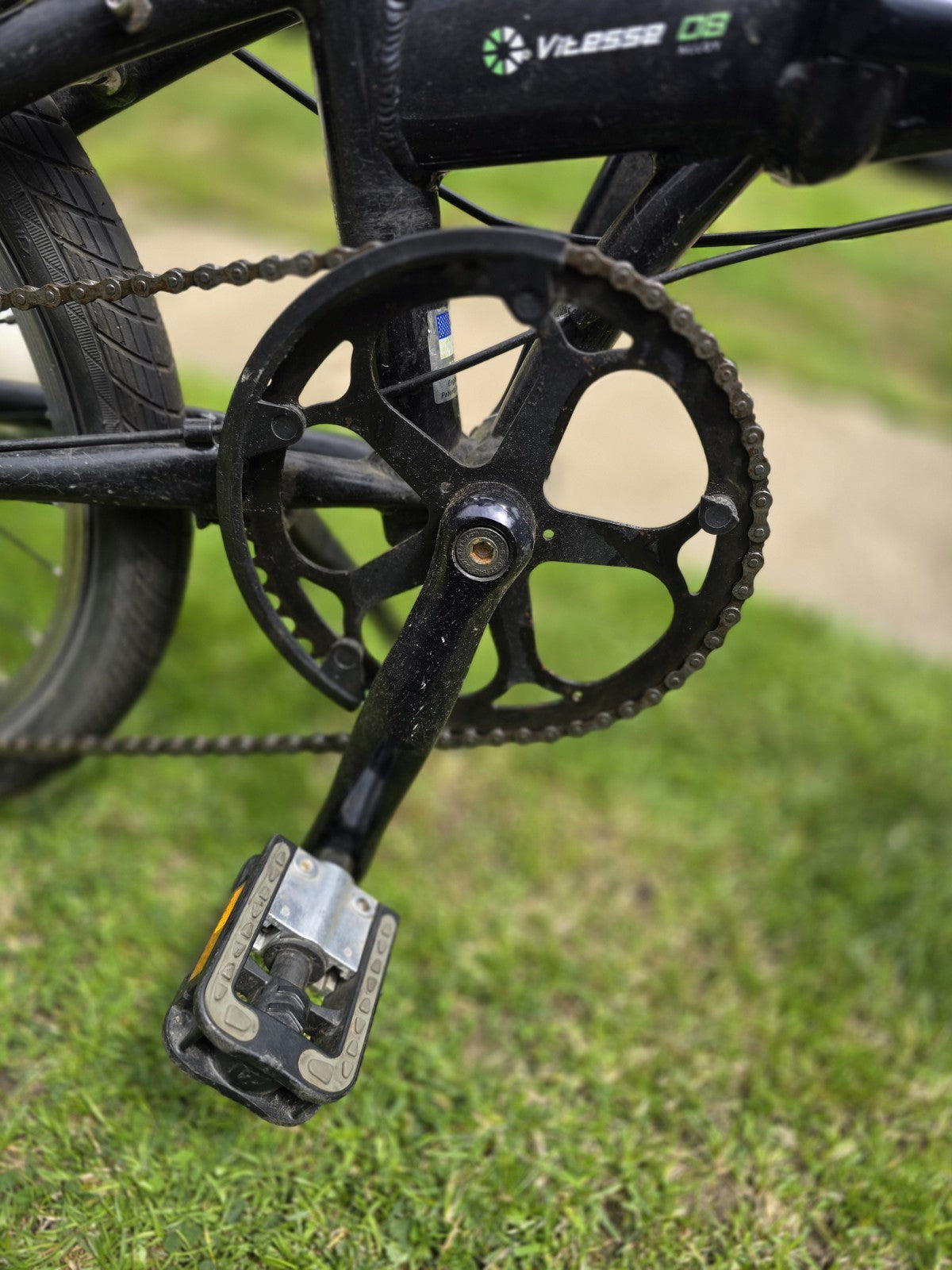 DAHON Vitesse D8 Folding bike, 8 Speed,Black,Rideable, need some minor repairs