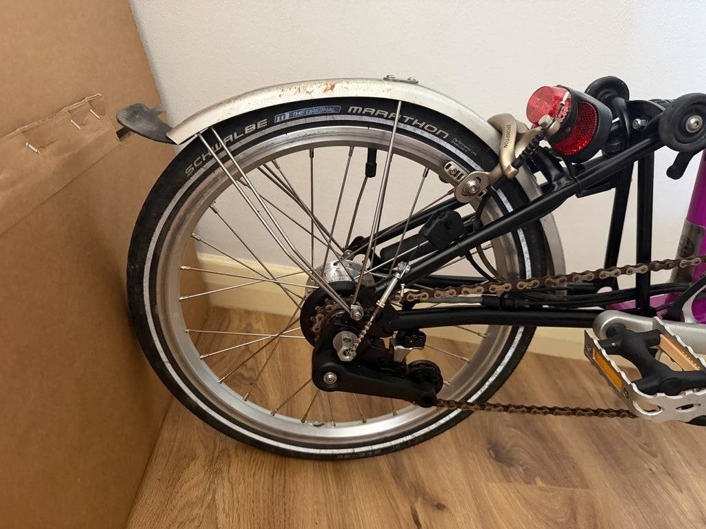 Brompton C Line H6L (6 Speed) folding bicycle - Berry (EXCELLENT CONDITION)