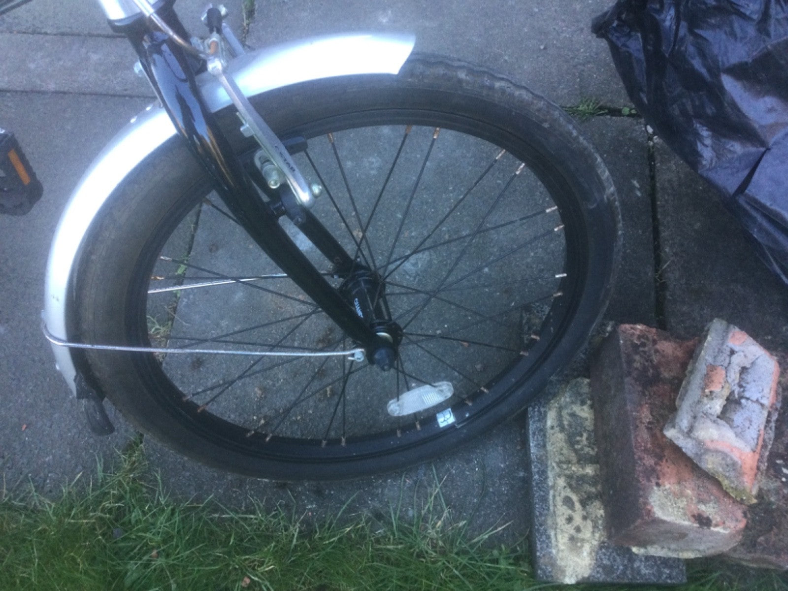 Apollo Transition Folding Bike.  20" Wheels.